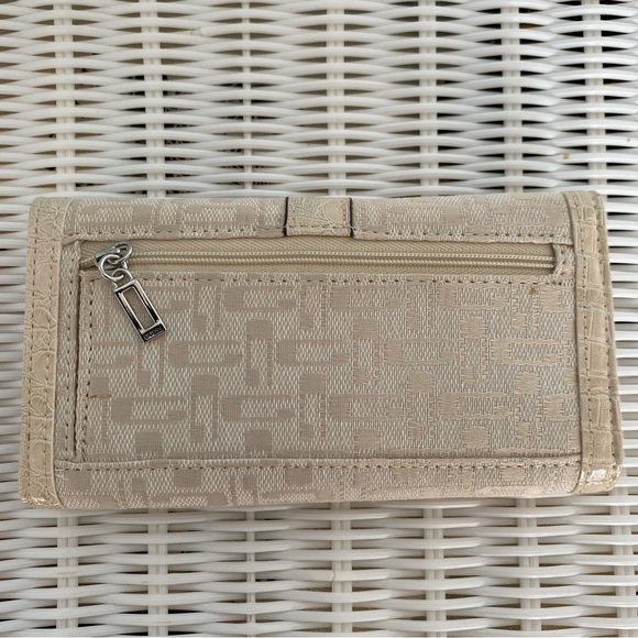 Guess Beige Logo Purse and Wallet Matching Set Size Small - Picture 15 of 17